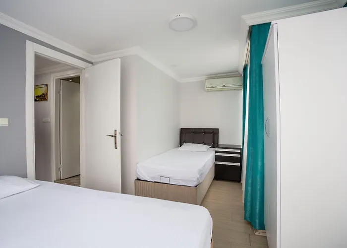 Aparthotel House 4*