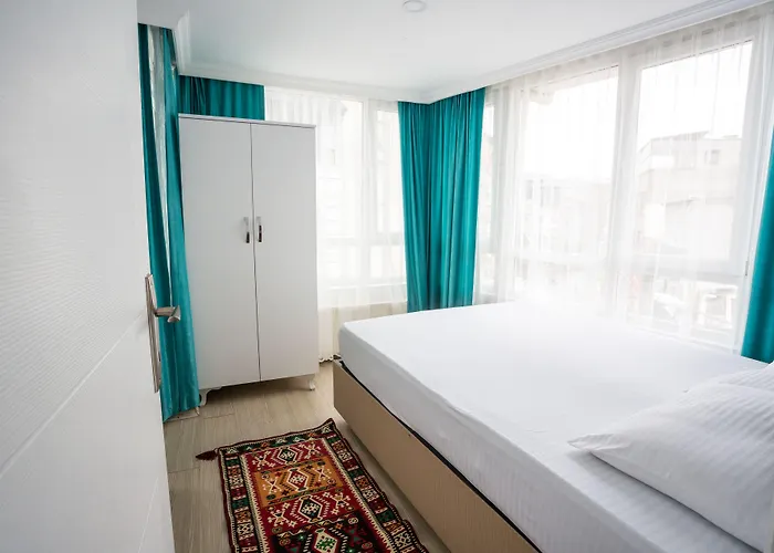 Aparthotel House