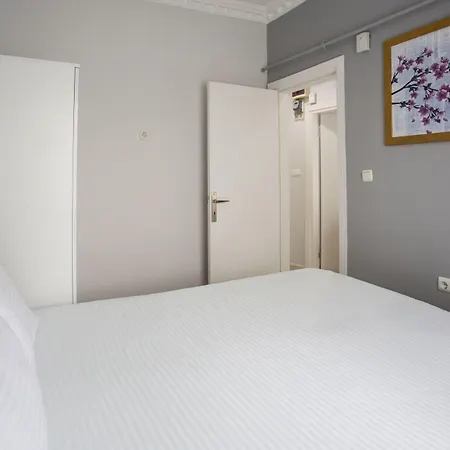 House 4*