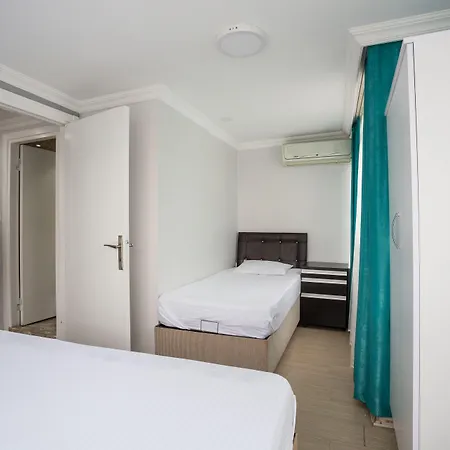 Aparthotel House 4*