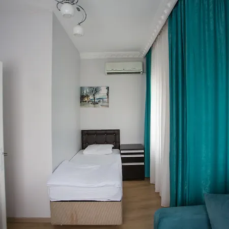 House מלון דירות 4*