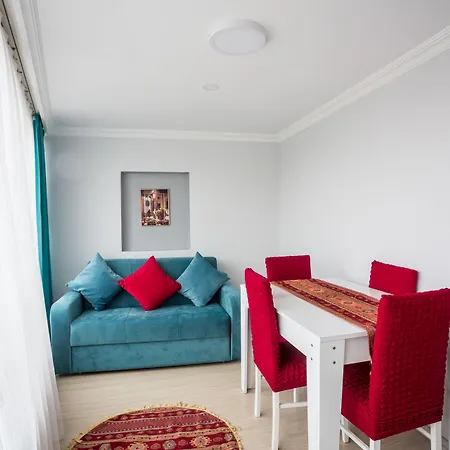 House Apartahotel 4*