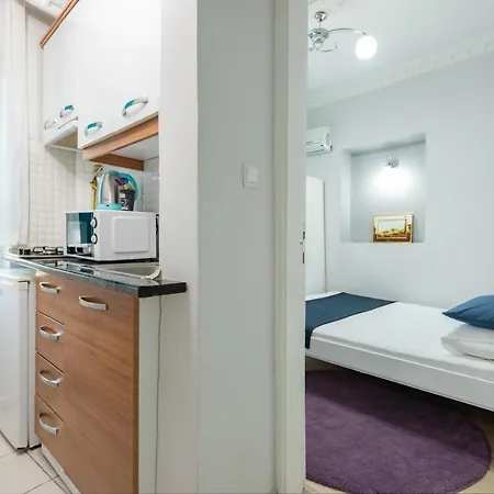 House Apartahotel 4*