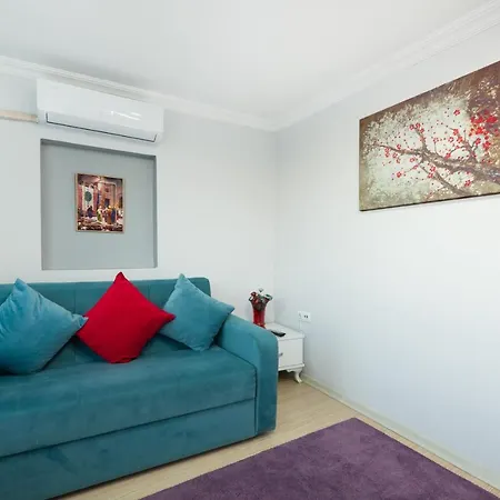 House Apartahotel 4*