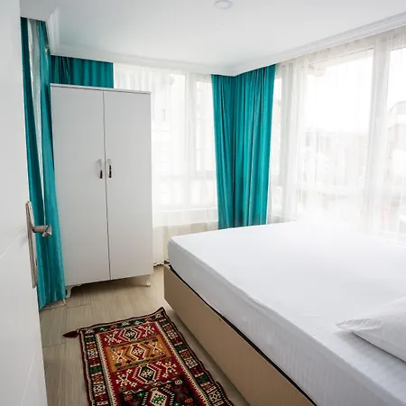 Aparthotel House